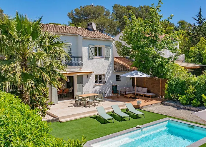 Provenzalische Mit Pool & Garten - Du Vallon By Sur La