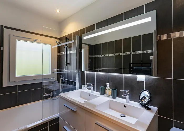 Provenzalische Mit Pool & Garten - Du Vallon By Sur La Βίλα