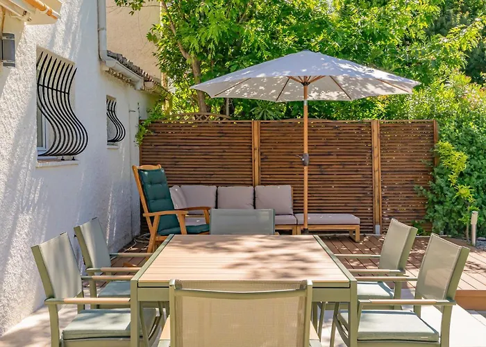 Provenzalische Mit Pool & Garten - Du Vallon By Sur La *